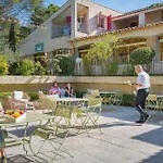De La Crémaillère Hotel