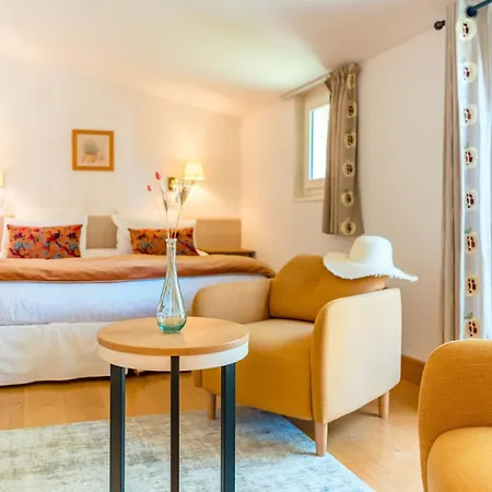 Hotel De La Cremaillere 4*