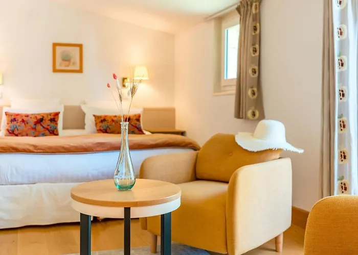 Hotell De La Cremaillere 4*